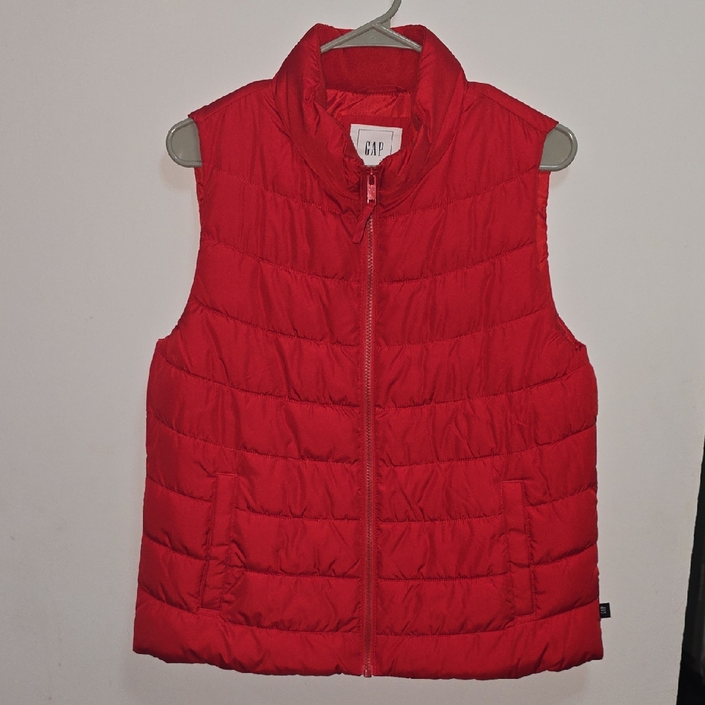 GAP Red Quilted Vest Size Medium Cold Control & Water Resistant
